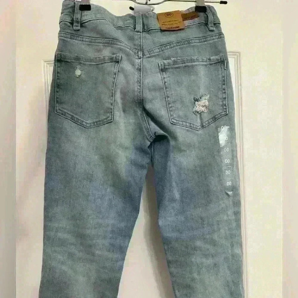 Garage Woman’s Blue Distressed Girlfriend Jeans Never Worn New  With Tags - Picture 6 of 6